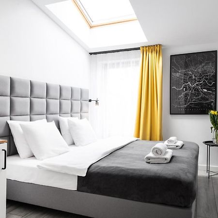 Househost Apartament: Ul. Miodowa 42/42A Krakow Luaran gambar